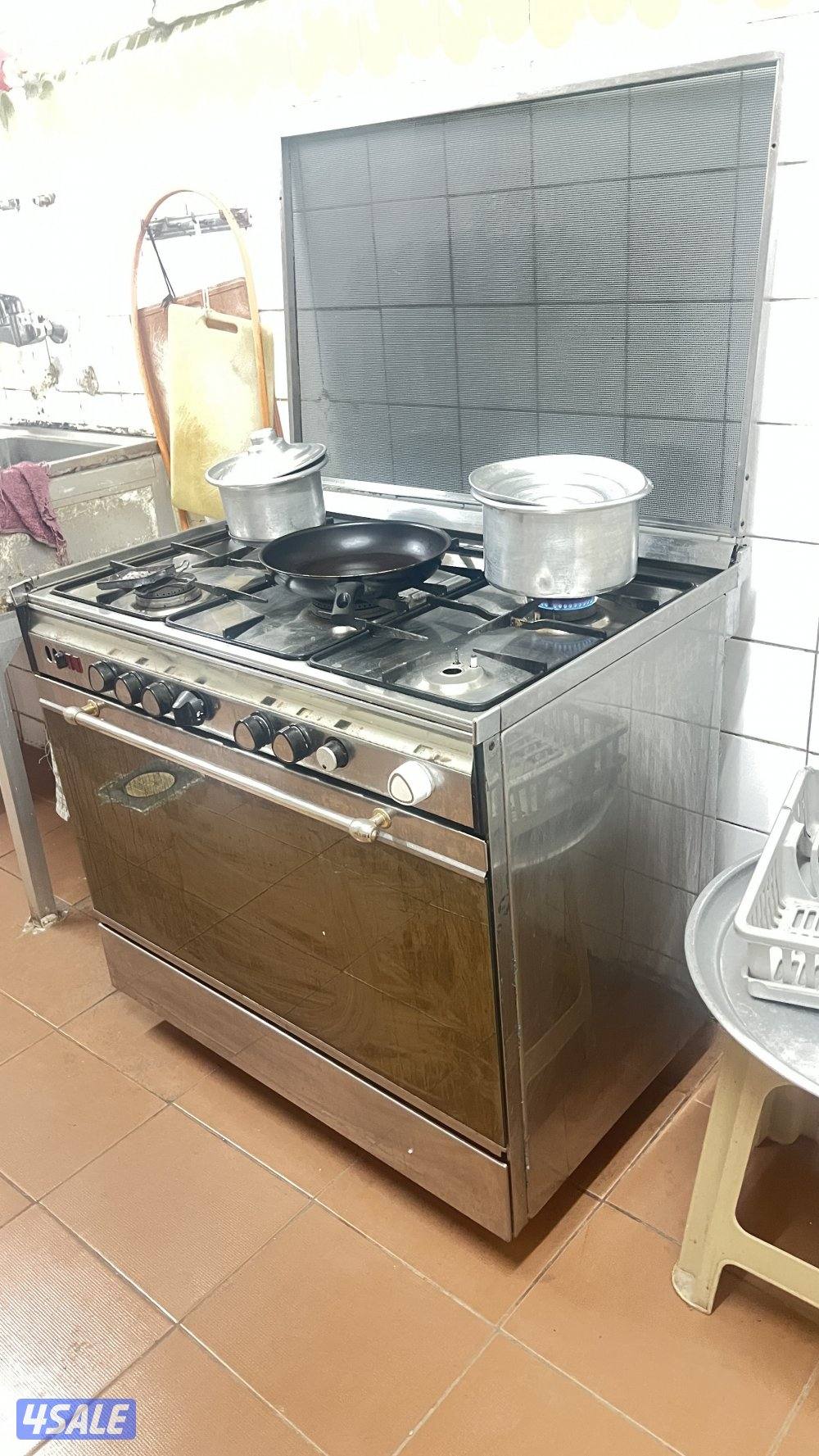 للبيع فرن مع طباخ السعر ٢٠0