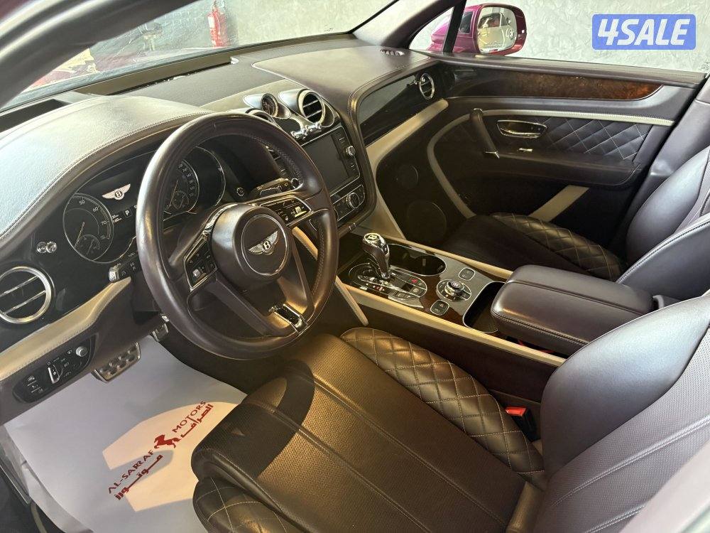 بنتلي بانتياجا MULLINER V122