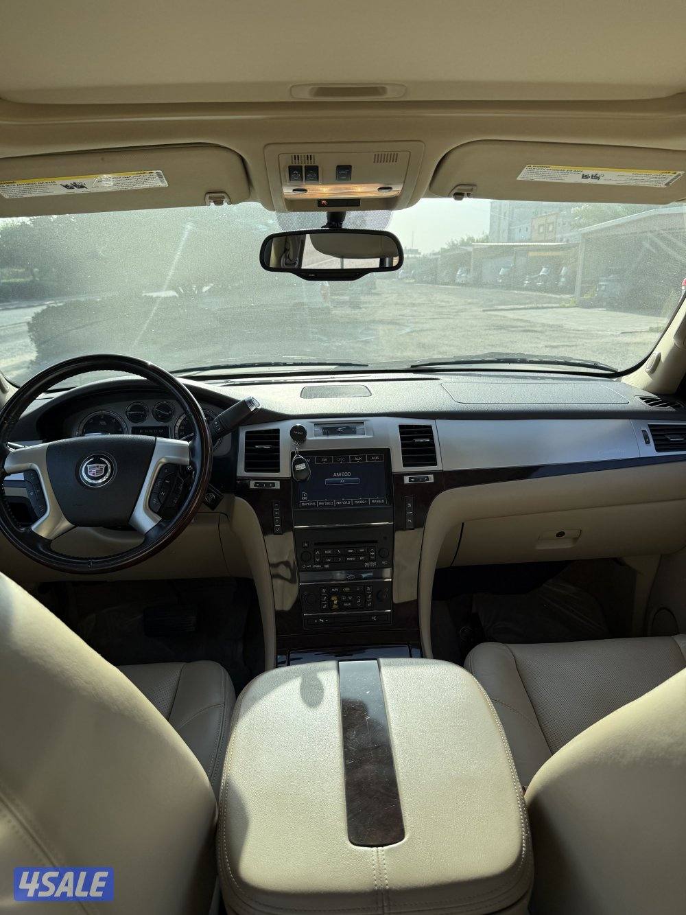 اسكاليد صبغ الوكالة بحالة ممتازة سيرفس منتظم الغانم  خالية من الحوادث1