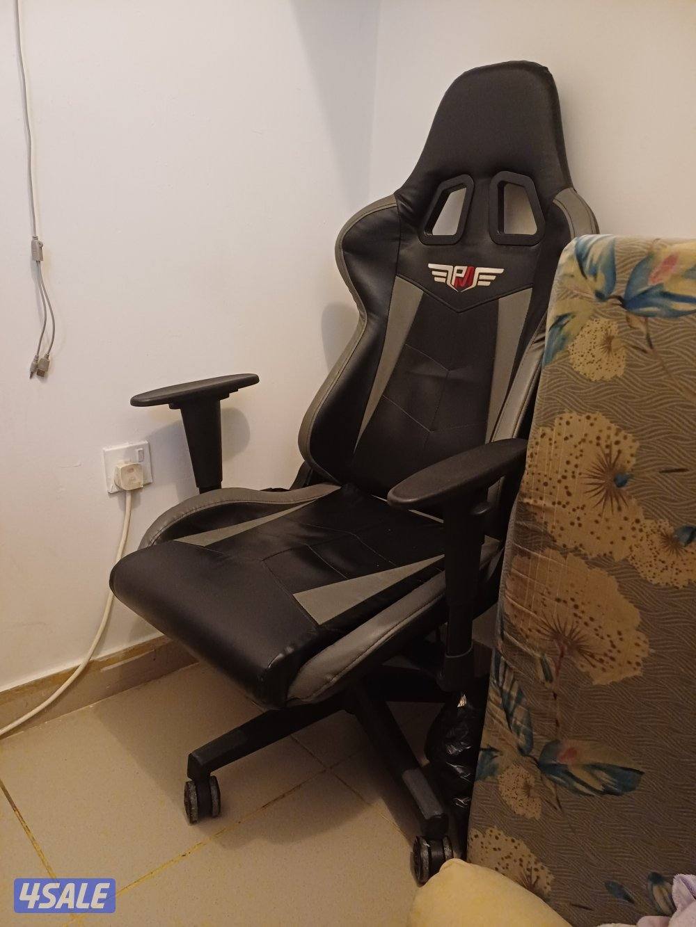 كرسي جيمنج ب ١٠ د.ك0