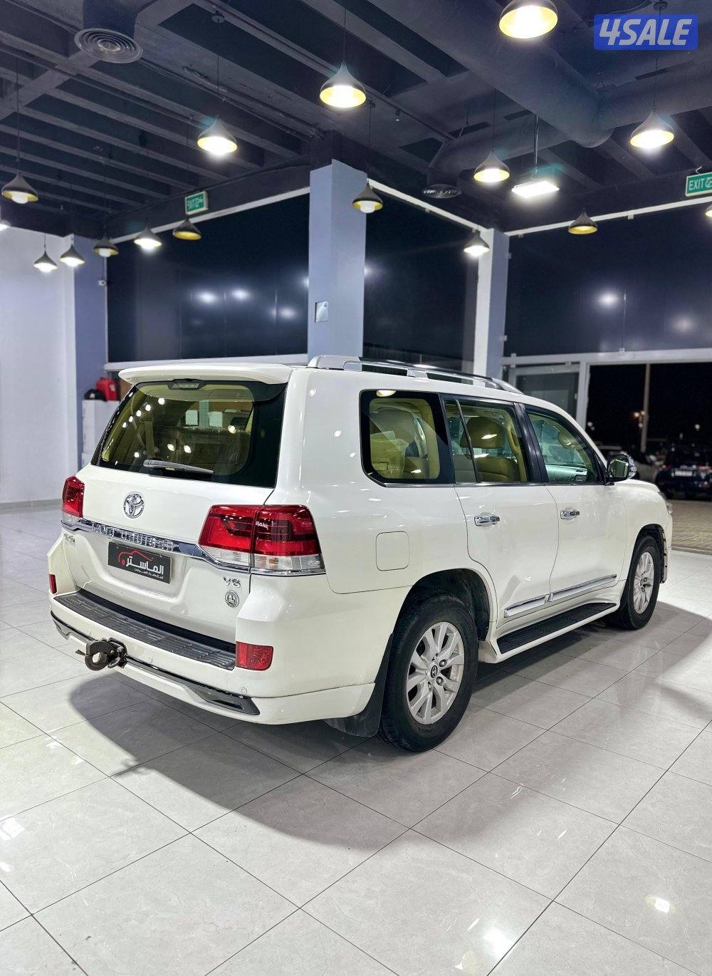 لاند كروزر GXR الساير موديل 2017 عداد 3545