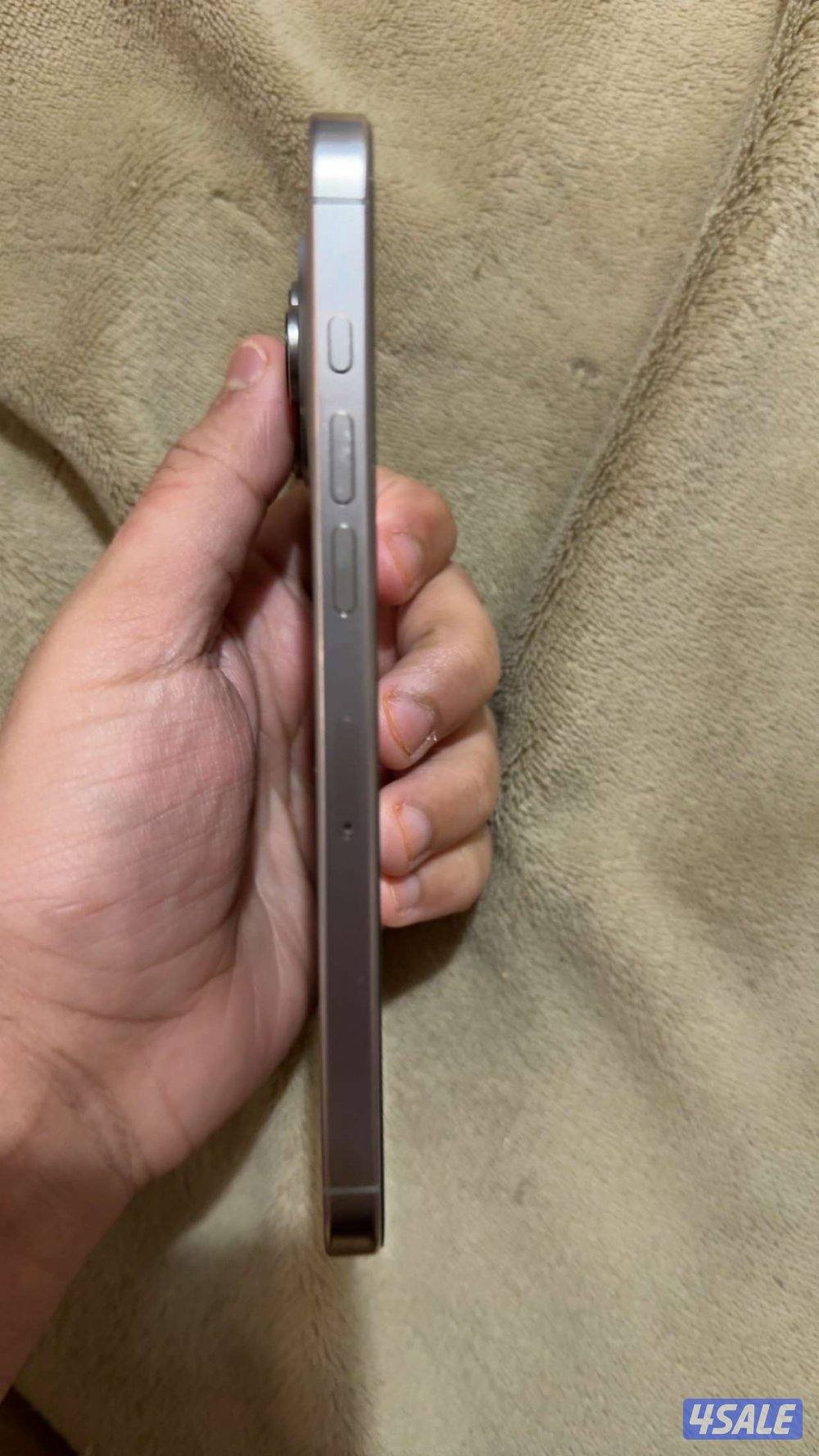 للبيع ايفون ١٦ برو ماكس ٥١٢ قيقا الجاهز نظيف فقط مبدل شاشه2