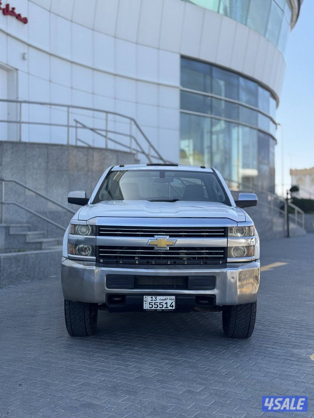 للبيع وانيت سلفرادو موديل 20150