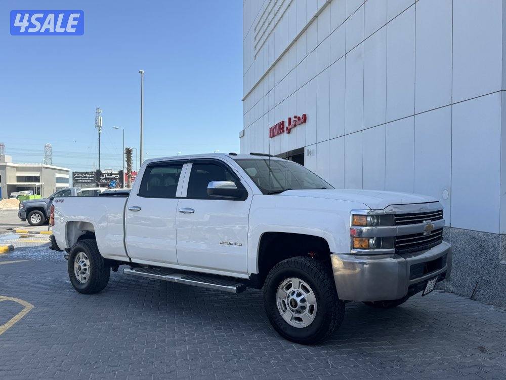 للبيع وانيت سلفرادو موديل 20151