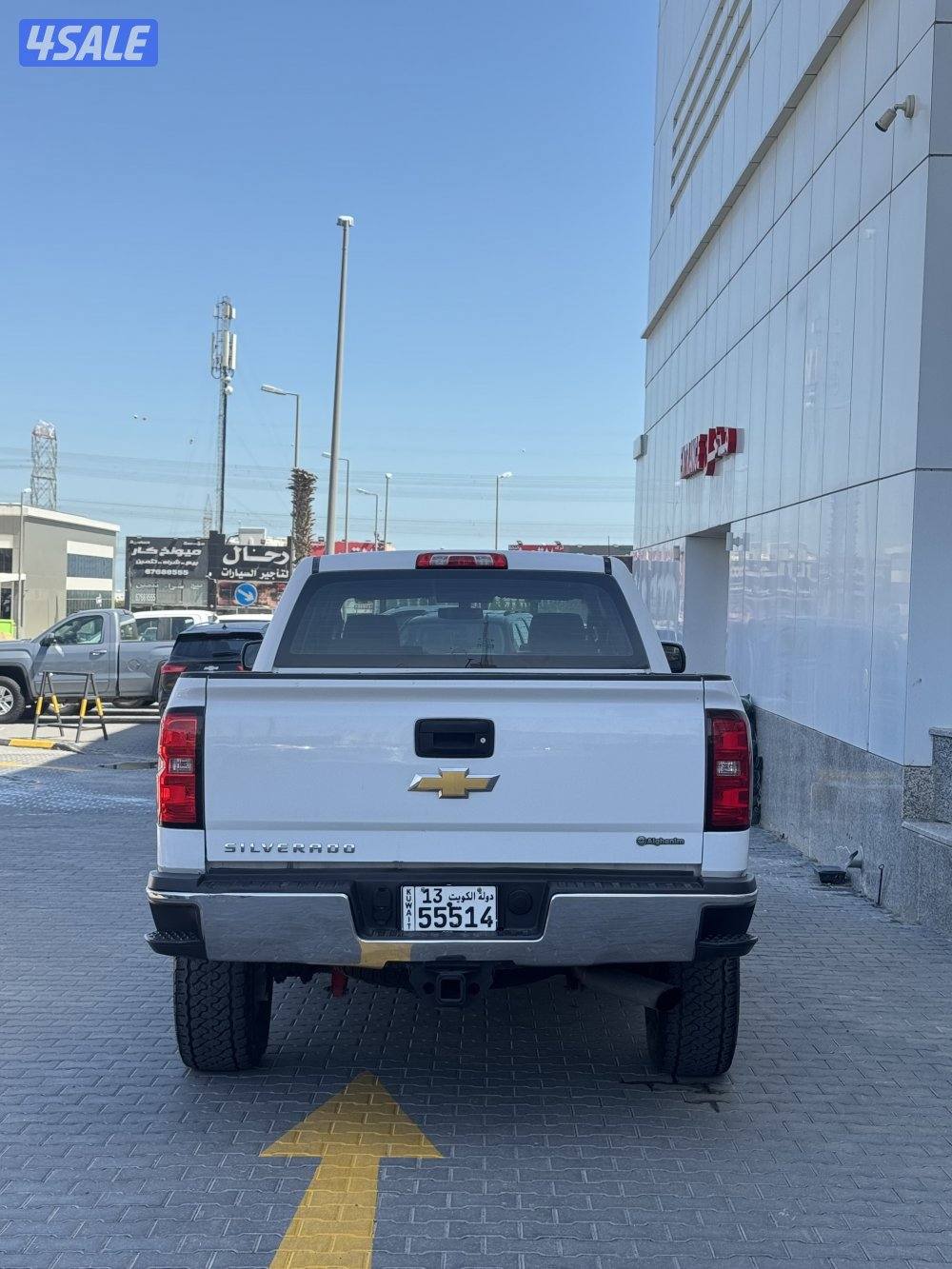 للبيع وانيت سلفرادو موديل 20153