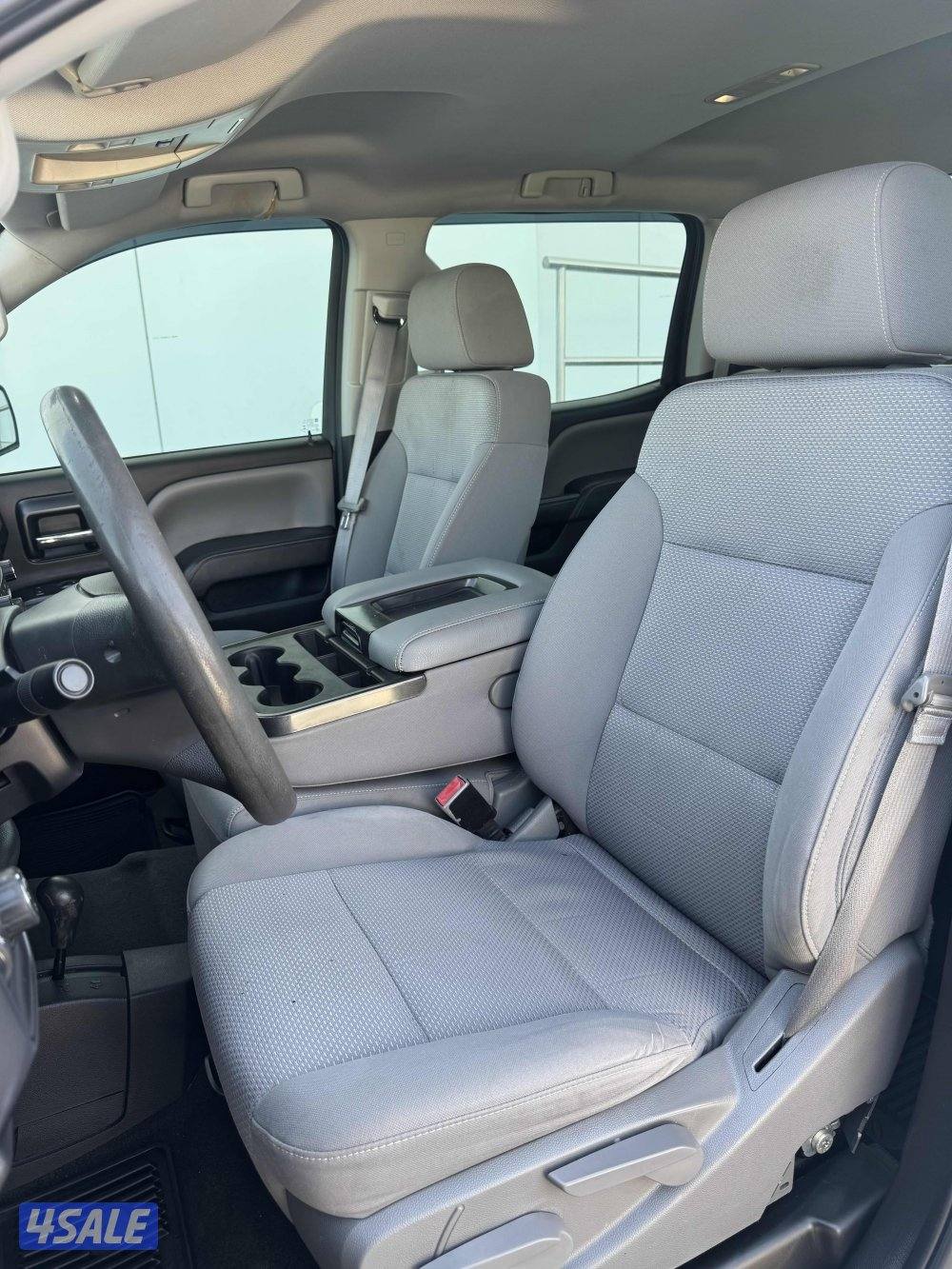 للبيع وانيت سلفرادو موديل 20155