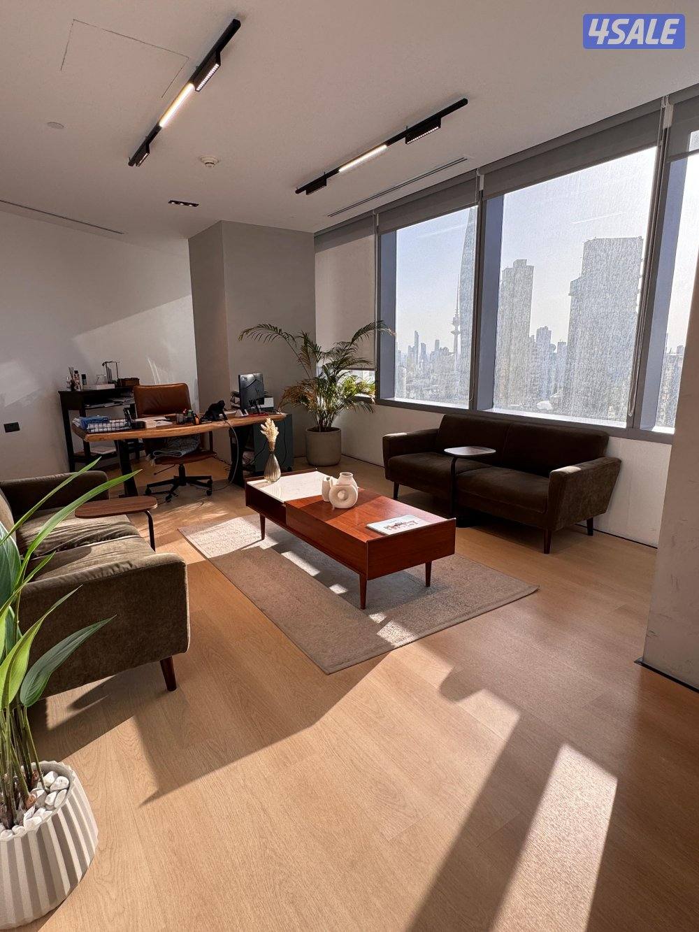 للايجار مكتب فاخر وكبير في موقع مميز جدا2