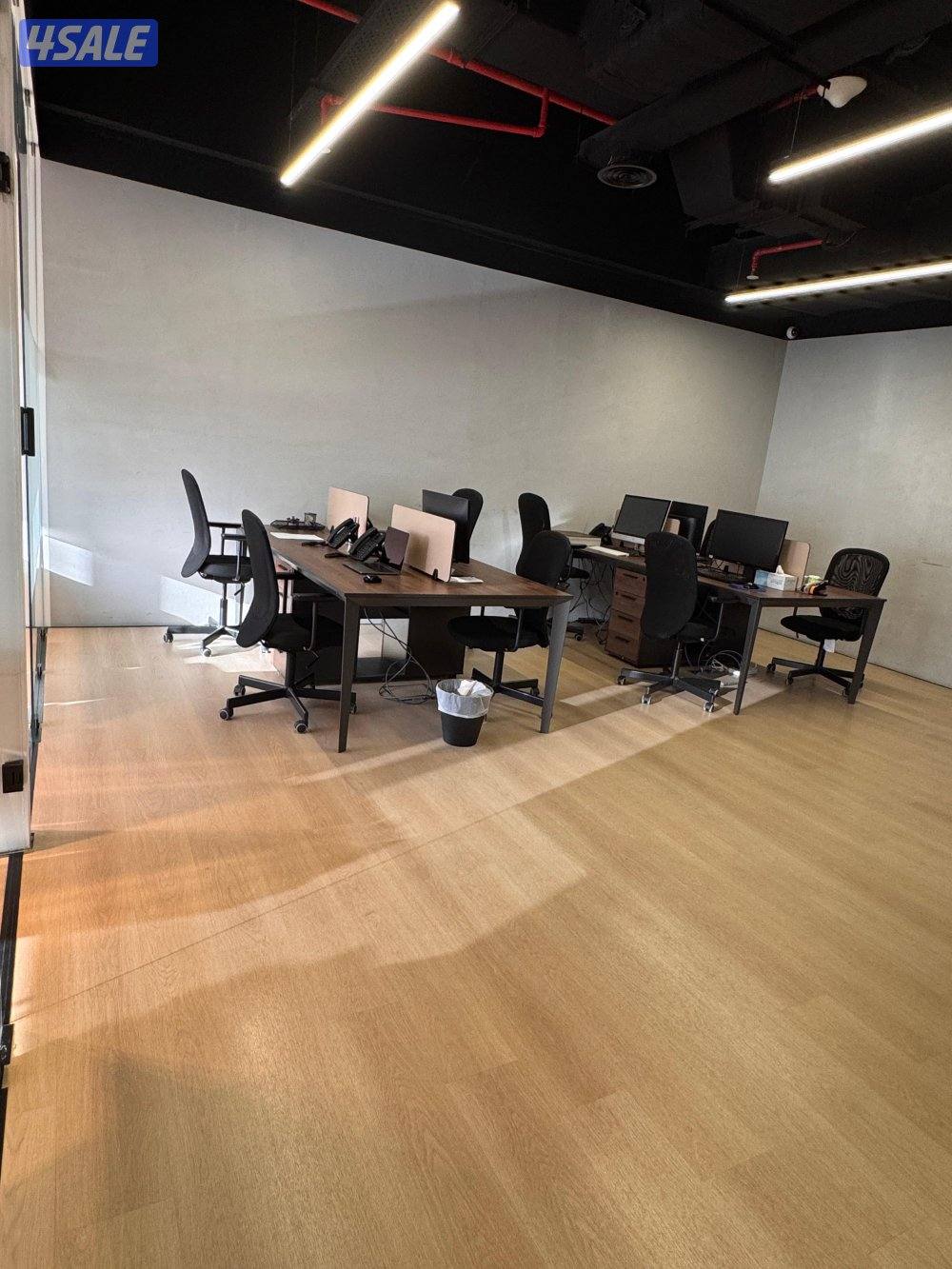 للايجار مكتب فاخر وكبير في موقع مميز جدا3