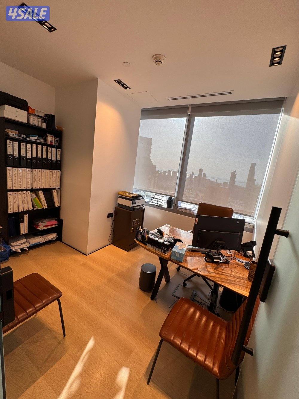 للايجار مكتب فاخر وكبير في موقع مميز جدا7