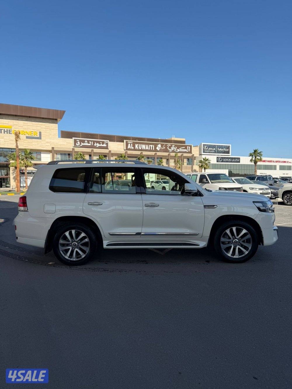 لاند كروز سقنجر الساير 2021 بحاله الوكاله عداد 142الف4