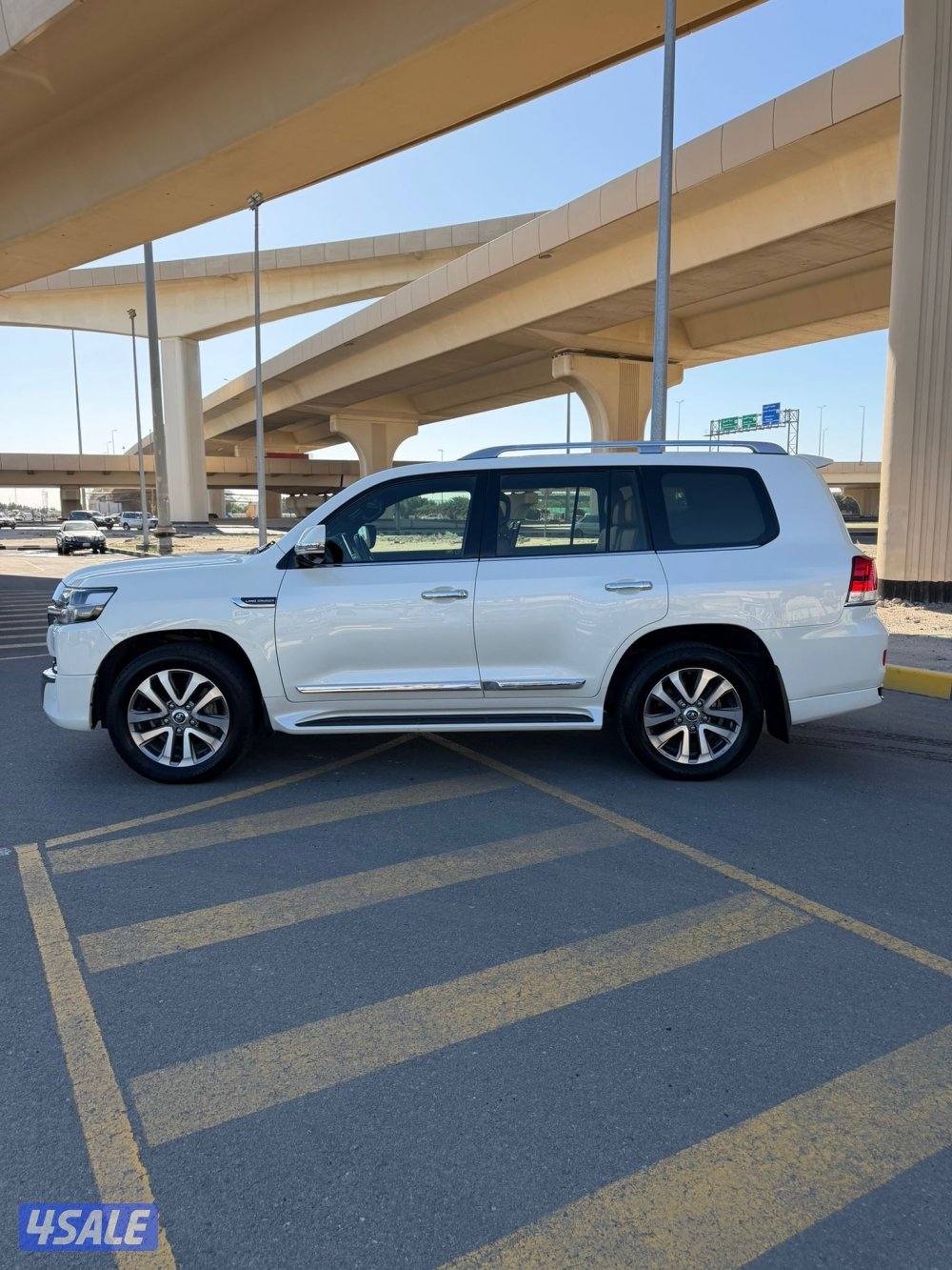 لاند كروز سقنجر الساير 2021 بحاله الوكاله عداد 142الف3