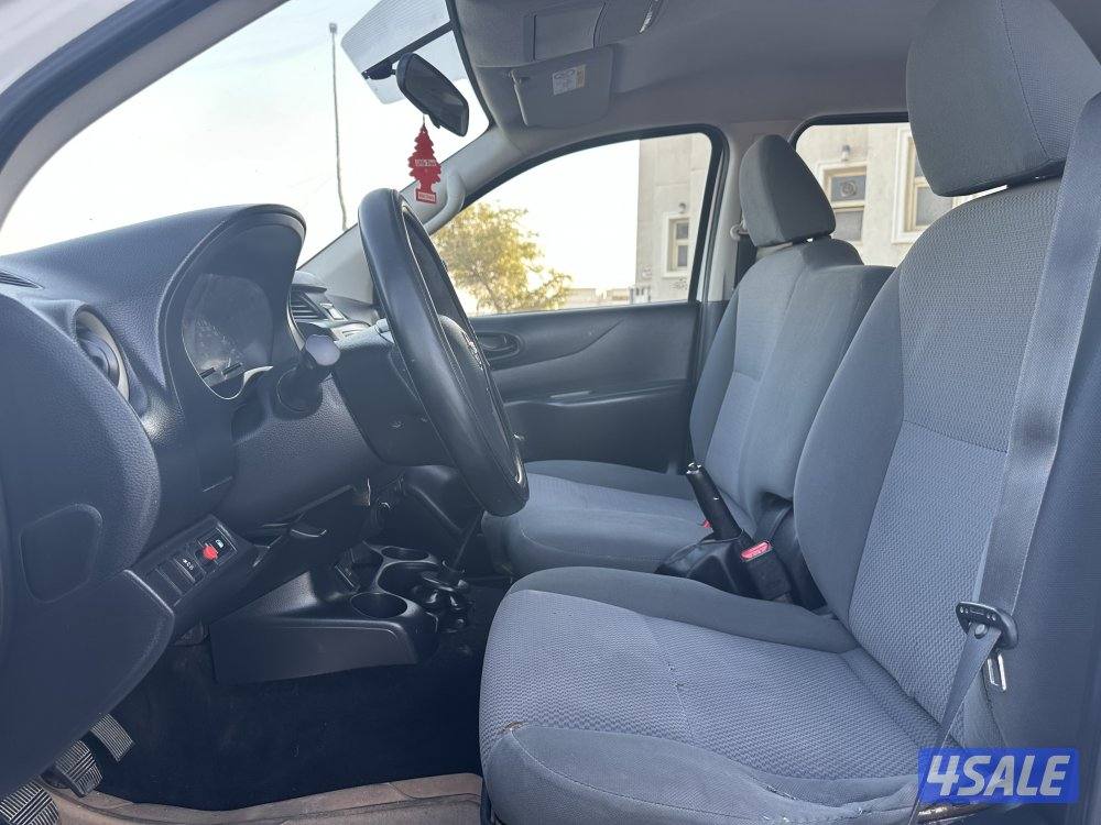 للبيع نيسان نافارا5