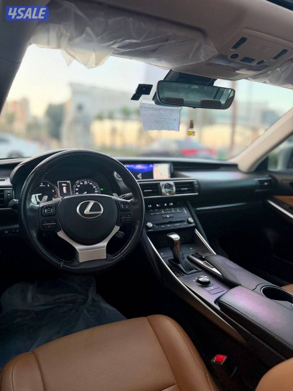 لكزسis300 موديل 2018 عداد 67 الف (بحالة نادرة) سيرفس منتظم بالوكاله8