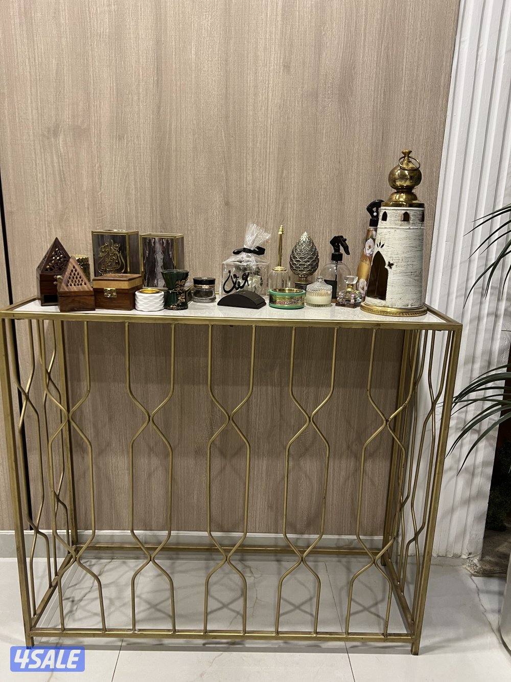 للبيع كونسول وطاوله0