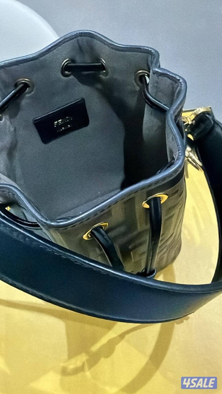 شنطة فندي سنة الشراء 2024 الرجاء تواصل وتساب3