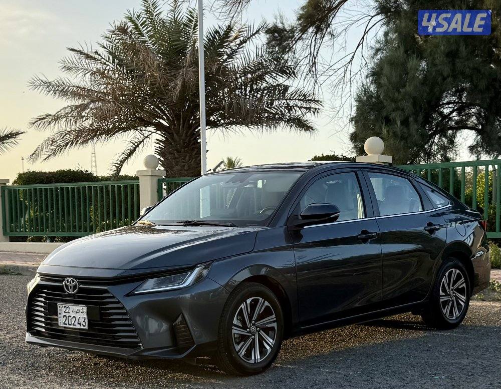 Toyota yaris 2023 full option0
