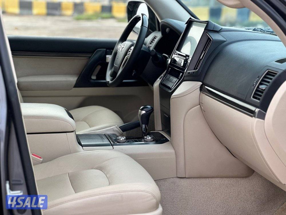 للبيع لاندكروزر جراند تورنج وارد الوكالة الساير4