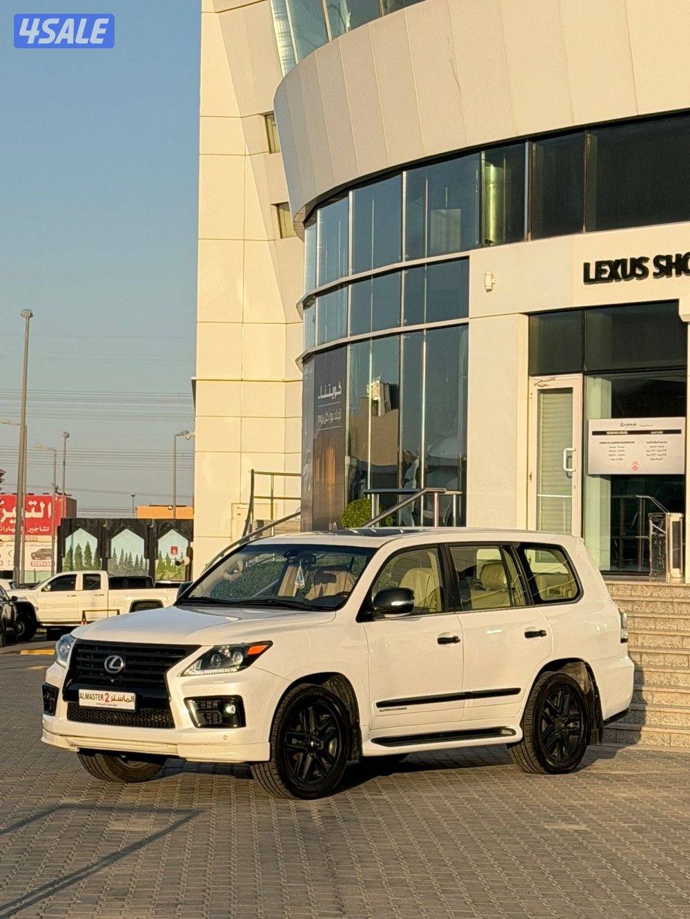 للبيع لكزس LX570 موديل 2012 صبغ الوكاله0