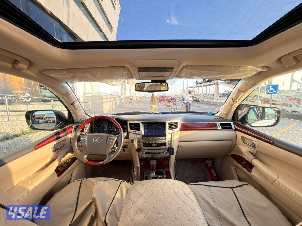 للبيع لكزس LX570 موديل 2012 صبغ الوكاله8