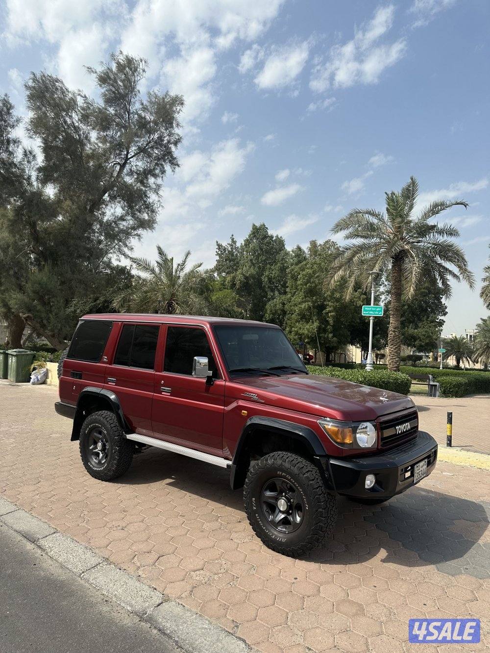 بيعه سريعه تويوتا نص عنابي ٢٠٢٢ نسخة ٧٠ عام0