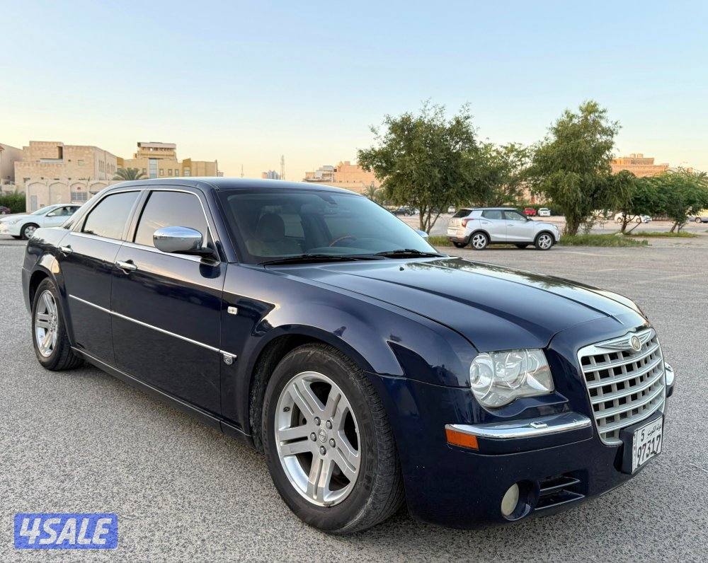قمة بالنظافة كرايزلر C300 موديل 2006 كامل المواصفات ٨ سلندر ماشي ٣٠٠0