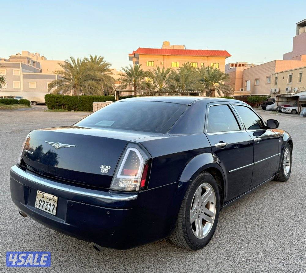 قمة بالنظافة كرايزلر C300 موديل 2006 كامل المواصفات ٨ سلندر ماشي ٣٠٠5