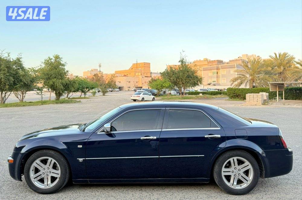 قمة بالنظافة كرايزلر C300 موديل 2006 كامل المواصفات ٨ سلندر ماشي ٣٠٠6