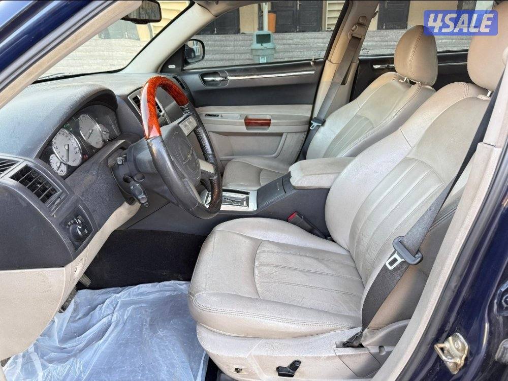 قمة بالنظافة كرايزلر C300 موديل 2006 كامل المواصفات ٨ سلندر ماشي ٣٠٠9