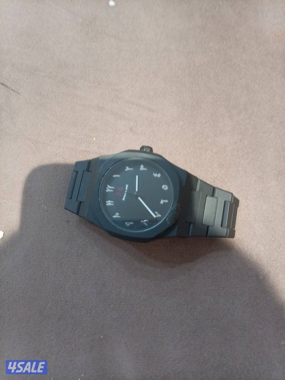 للبيع ساعة رجالية نظيفة 👌

- الحالة: ممتازة جدًا
- بدون خدوش
- تشتغل0