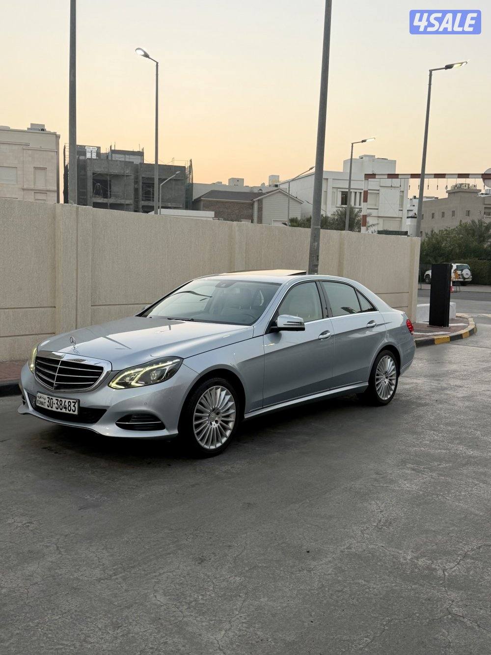 للبيع مرسيدس E200موديل 20141