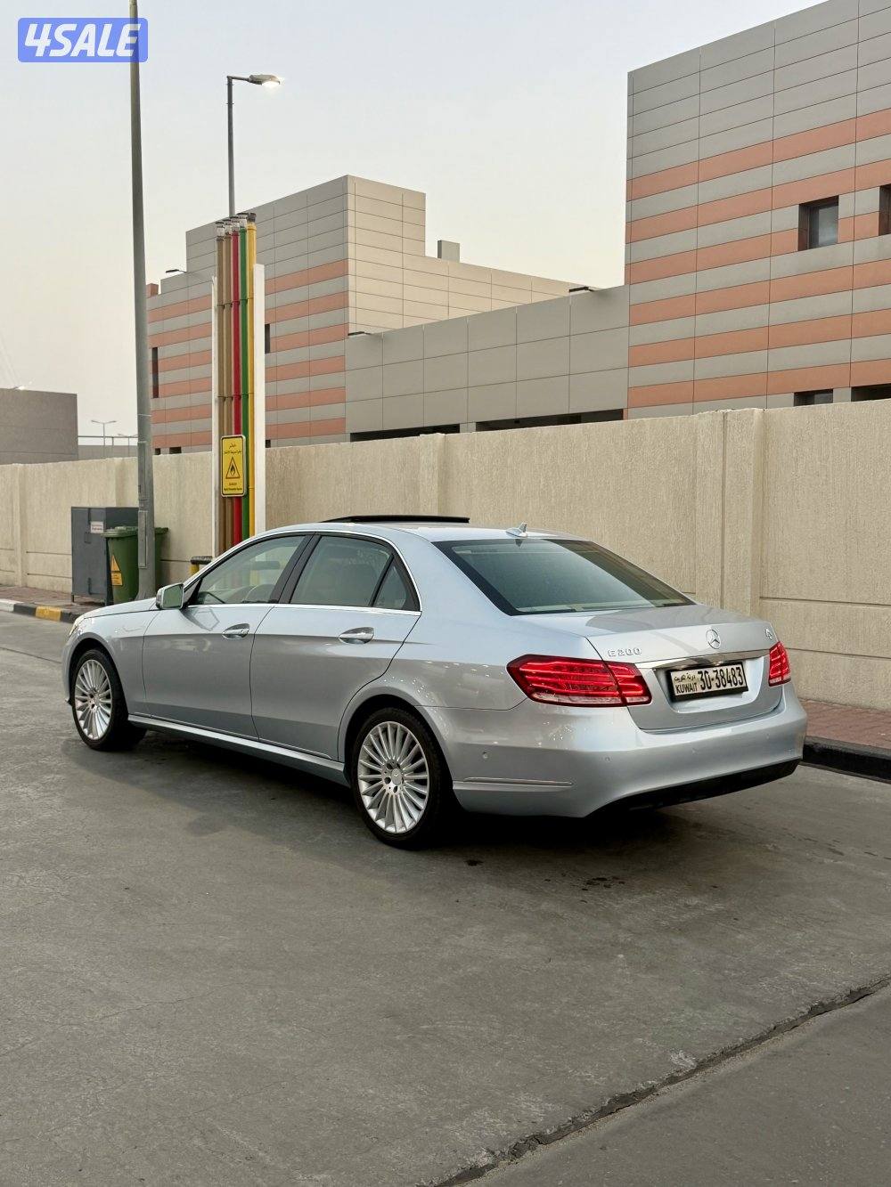 للبيع مرسيدس E200موديل 20142