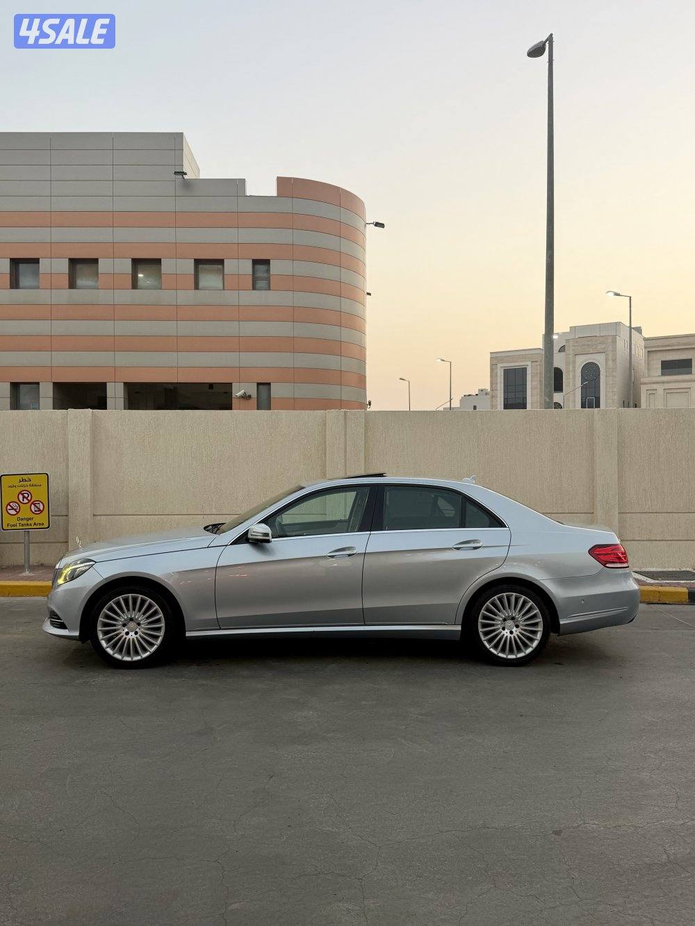 للبيع مرسيدس E200موديل 20143