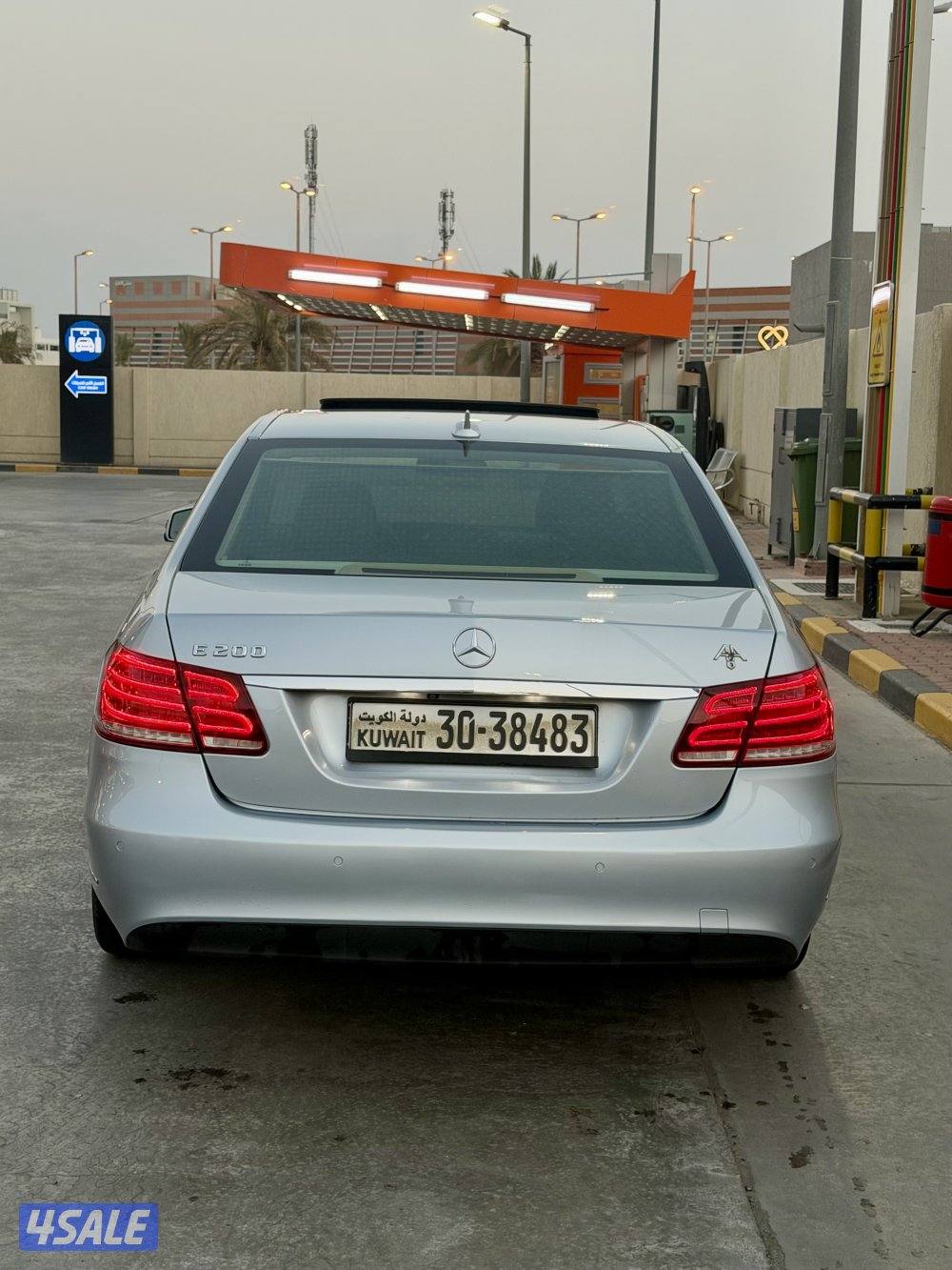 للبيع مرسيدس E200موديل 20144