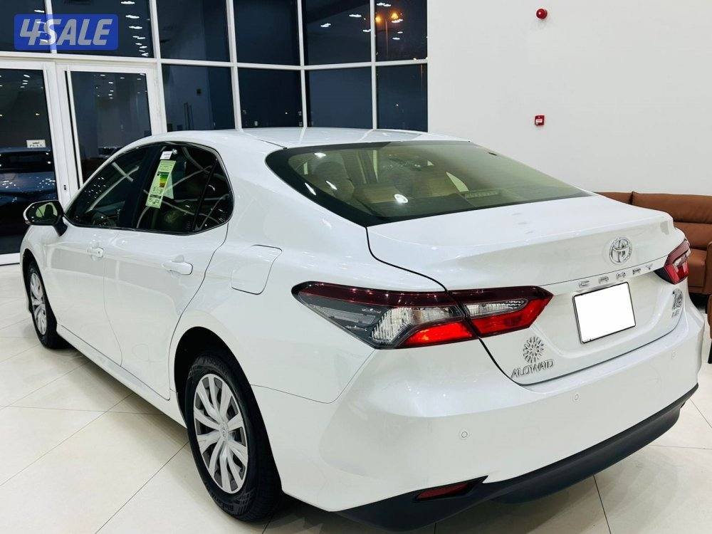 للبيع تويوتا كامري LE  2.5موديل 20243