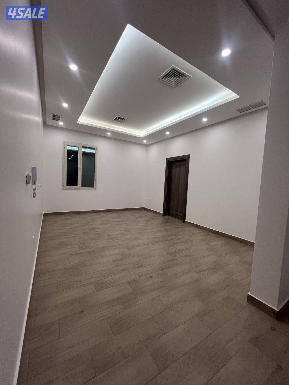 للإيجار شقة ممتازة في خيطان ٣ غرف نوم غرفة ماستر وغرفتين بينهم حمام1