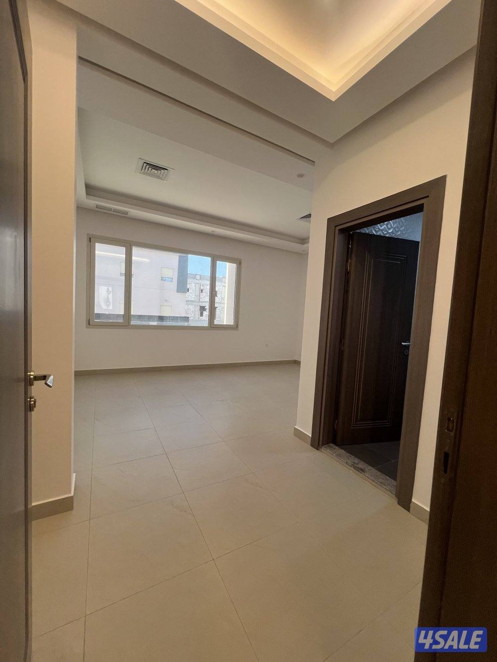 للإيجار شقة ممتازة في خيطان ٣ غرف نوم غرفة ماستر وغرفتين بينهم حمام3