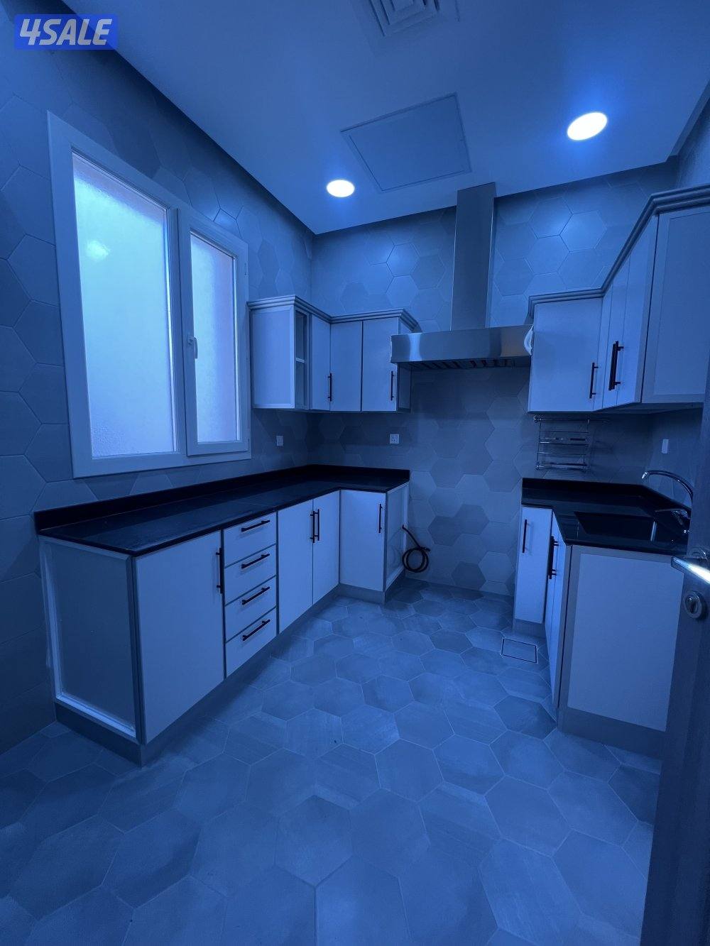 للإيجار شقة ممتازة في خيطان ٣ غرف نوم غرفة ماستر وغرفتين بينهم حمام6