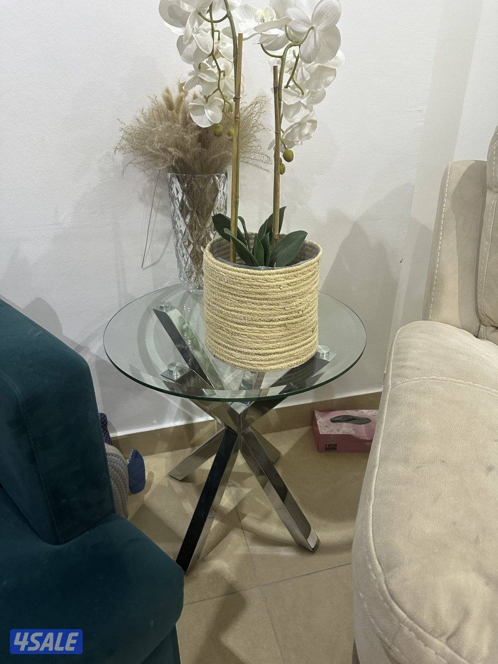 اثاث للبيع السعر بس رقم تواصل و ما يصير خاطرك الى طيب0