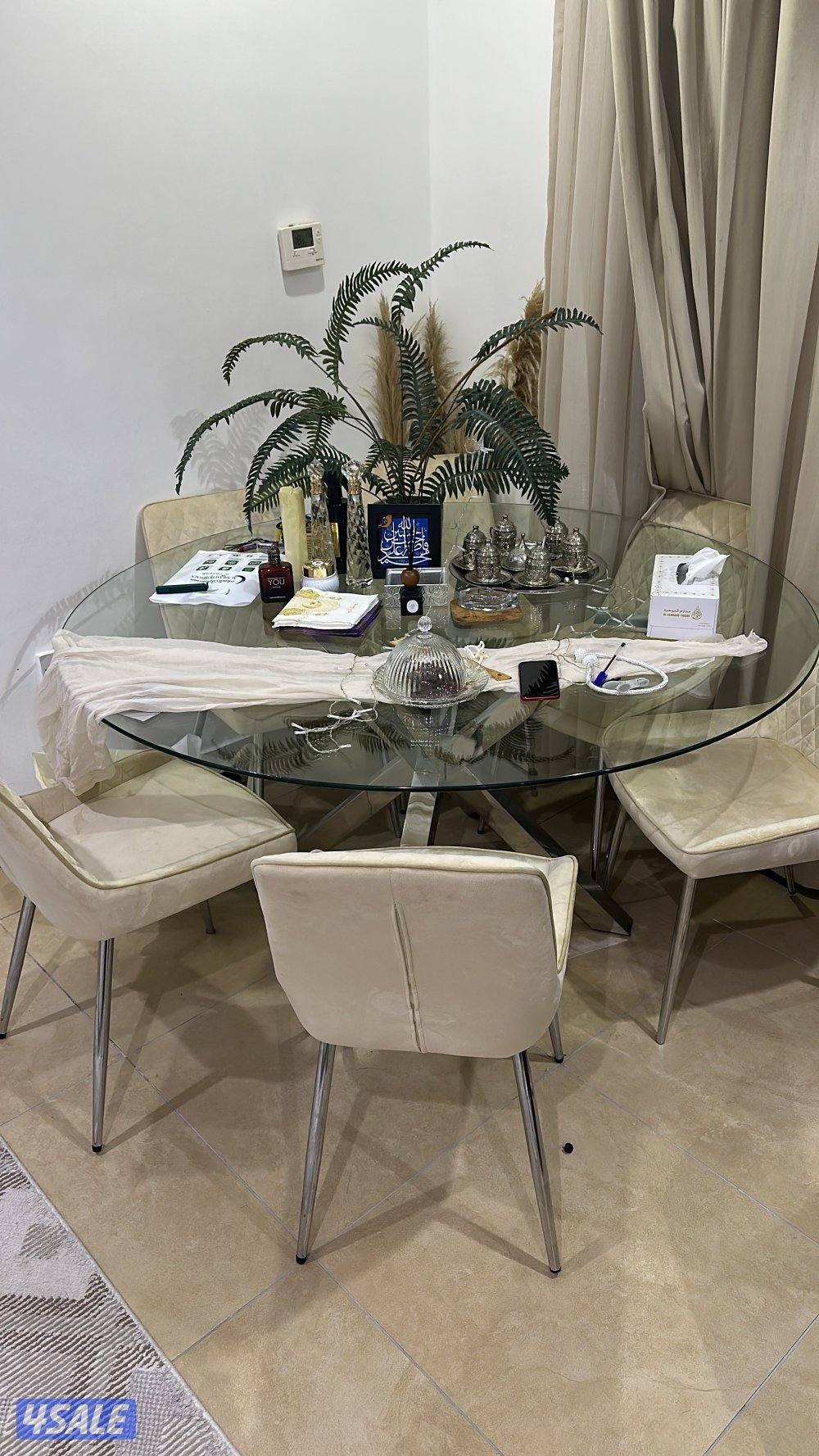 اثاث للبيع السعر بس رقم تواصل و ما يصير خاطرك الى طيب1