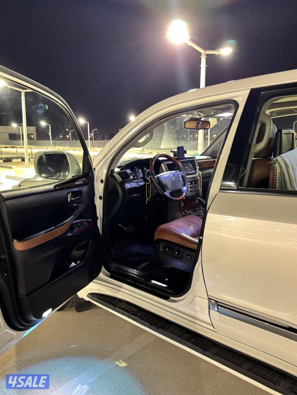 للبيع جيب 570 الدرجه الاوله 20134