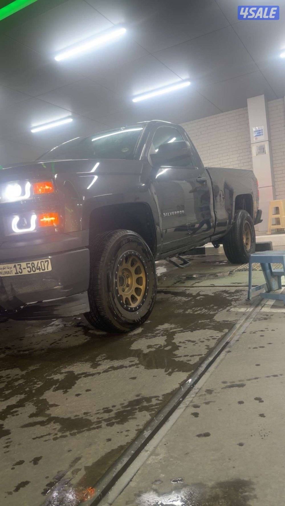 للبيع سلفرادو موديل 2015 ماشي 245 شرط الفحص قير مكينة شاصي1