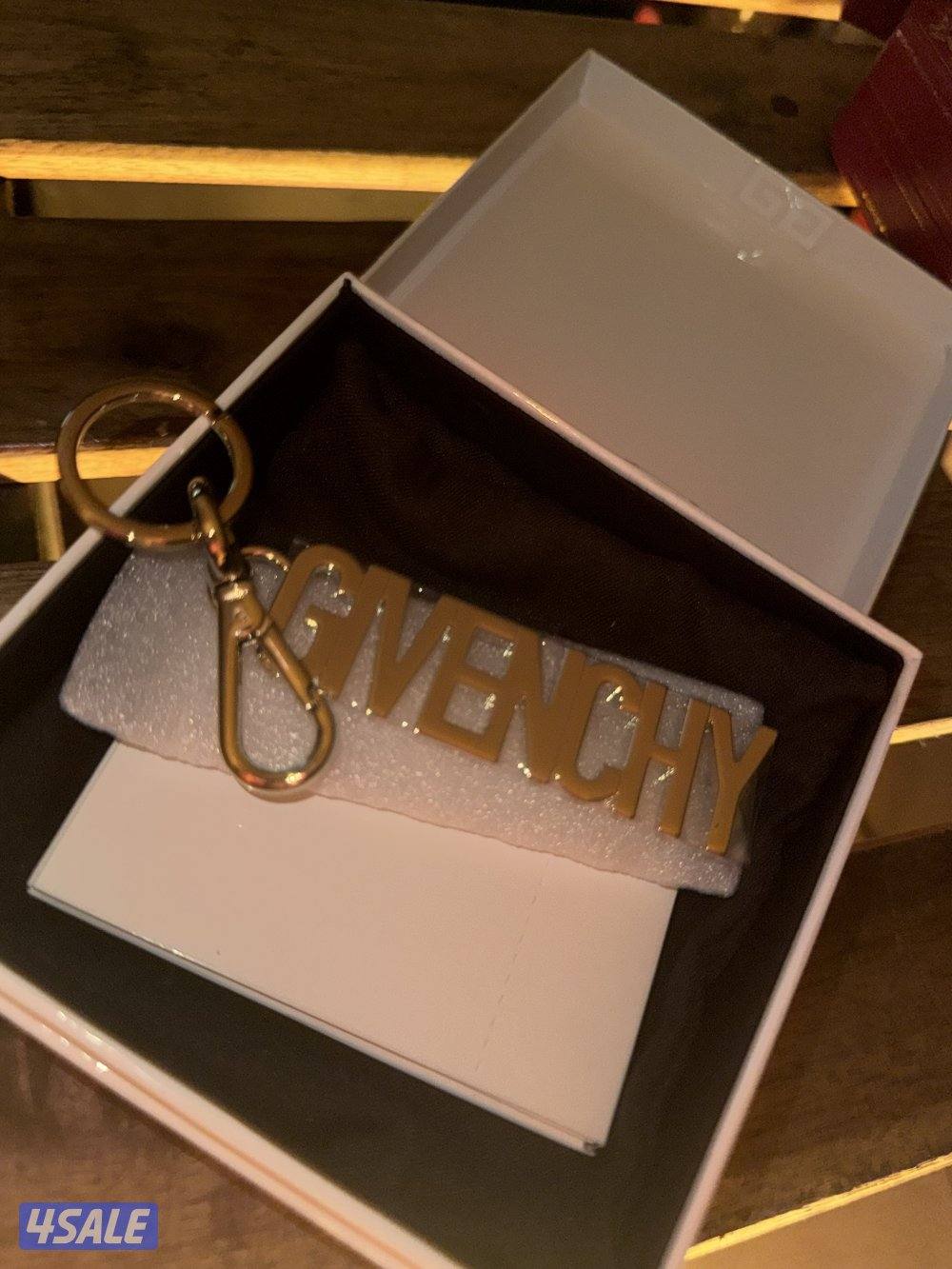 Givenchy ماركة أصلي0