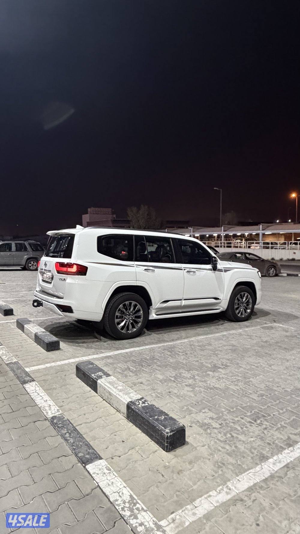 VX.R 2024 ابيض ثلجي1