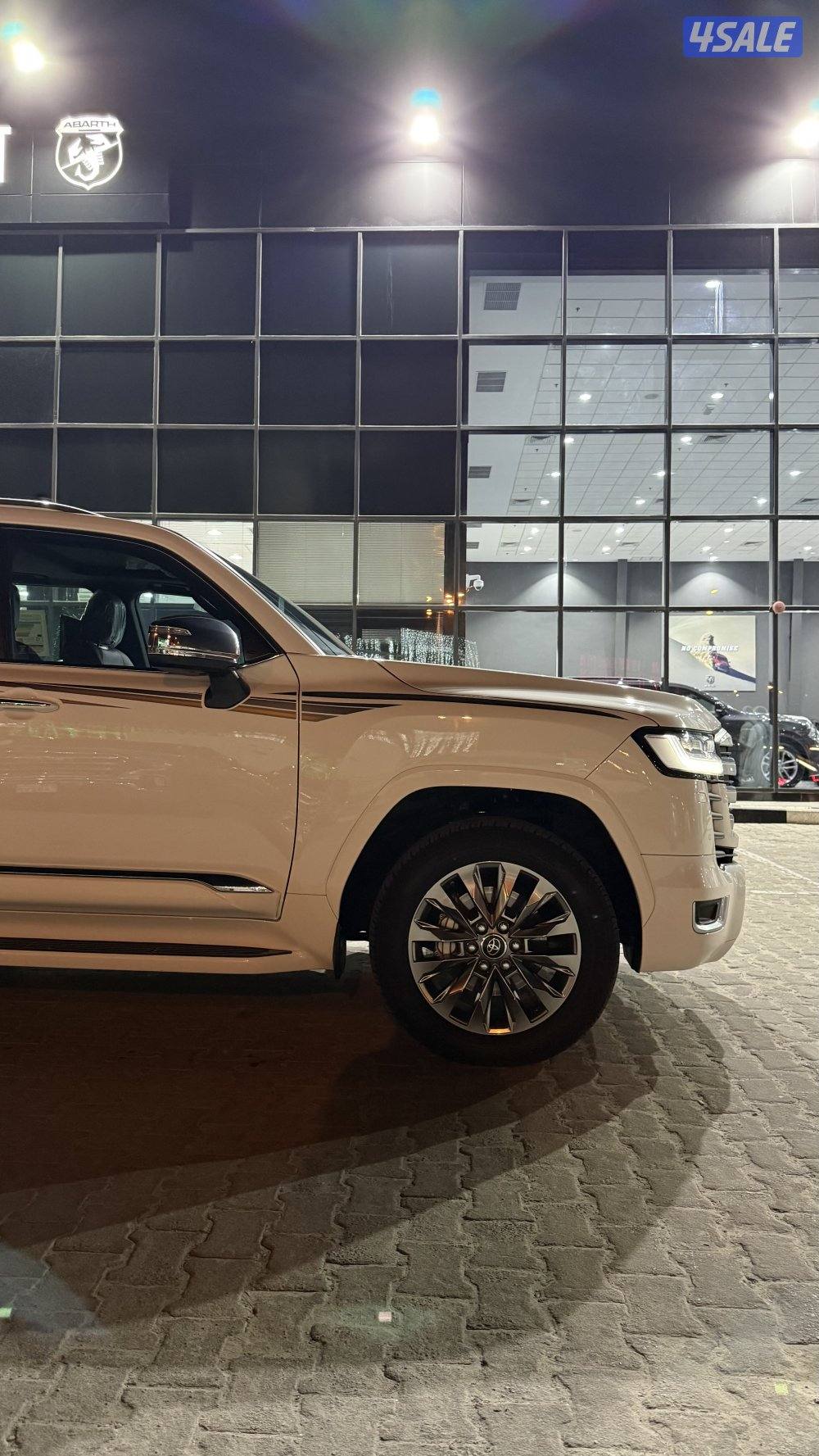 VX.R 2024 ابيض ثلجي10