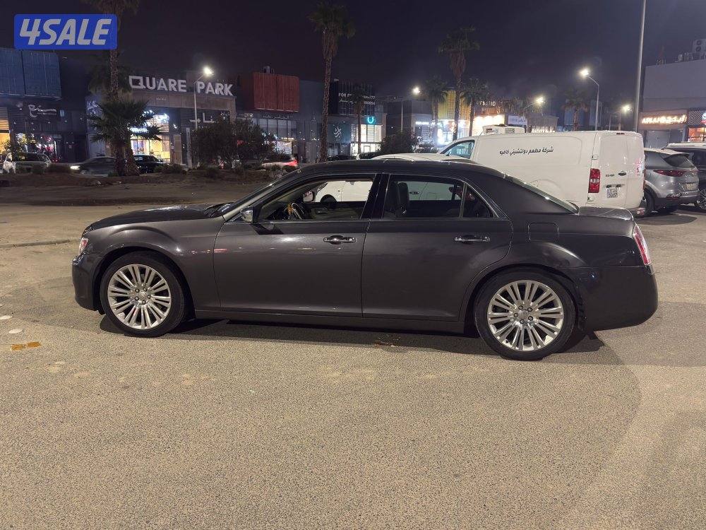 كرايزلر 2014 عداد 133  /6سلندر/كامل المواصفات فتحه بنوراما7