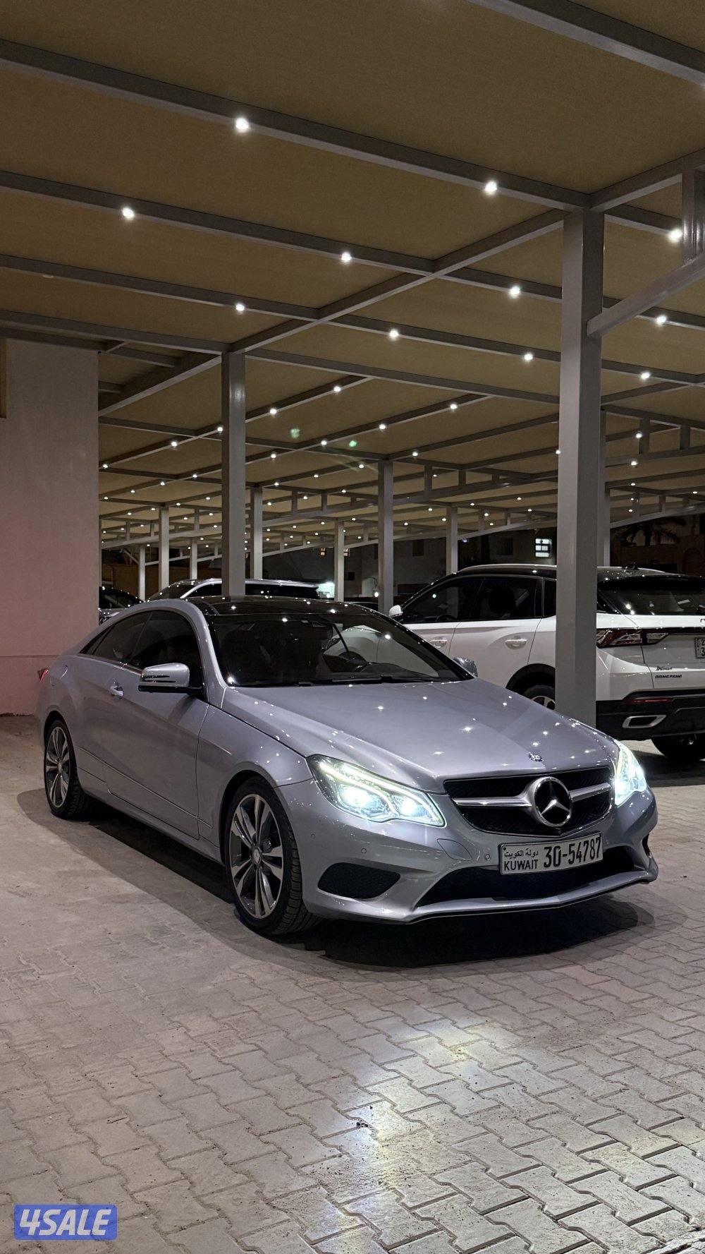 للبيع مرسيدس E250 موديل 2015 وكالة الكويت ماشي 86 الف0