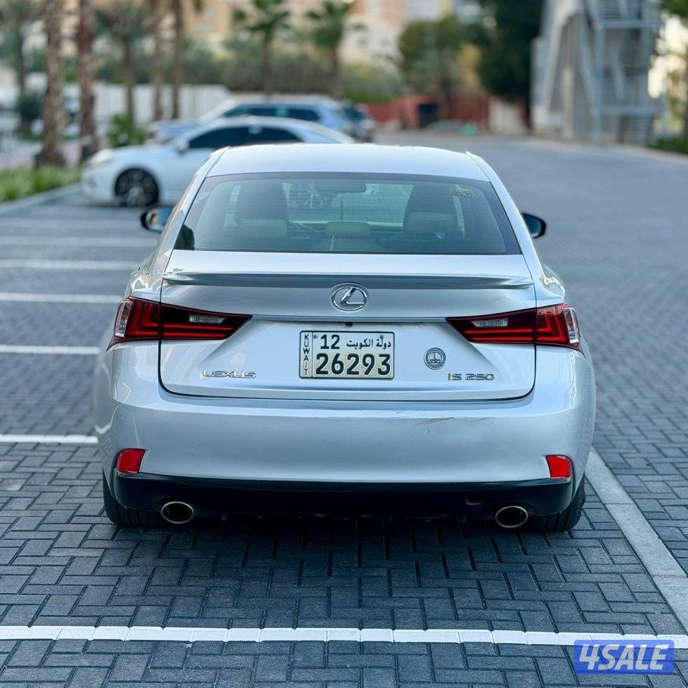 لكزس is  شرط الفحص15