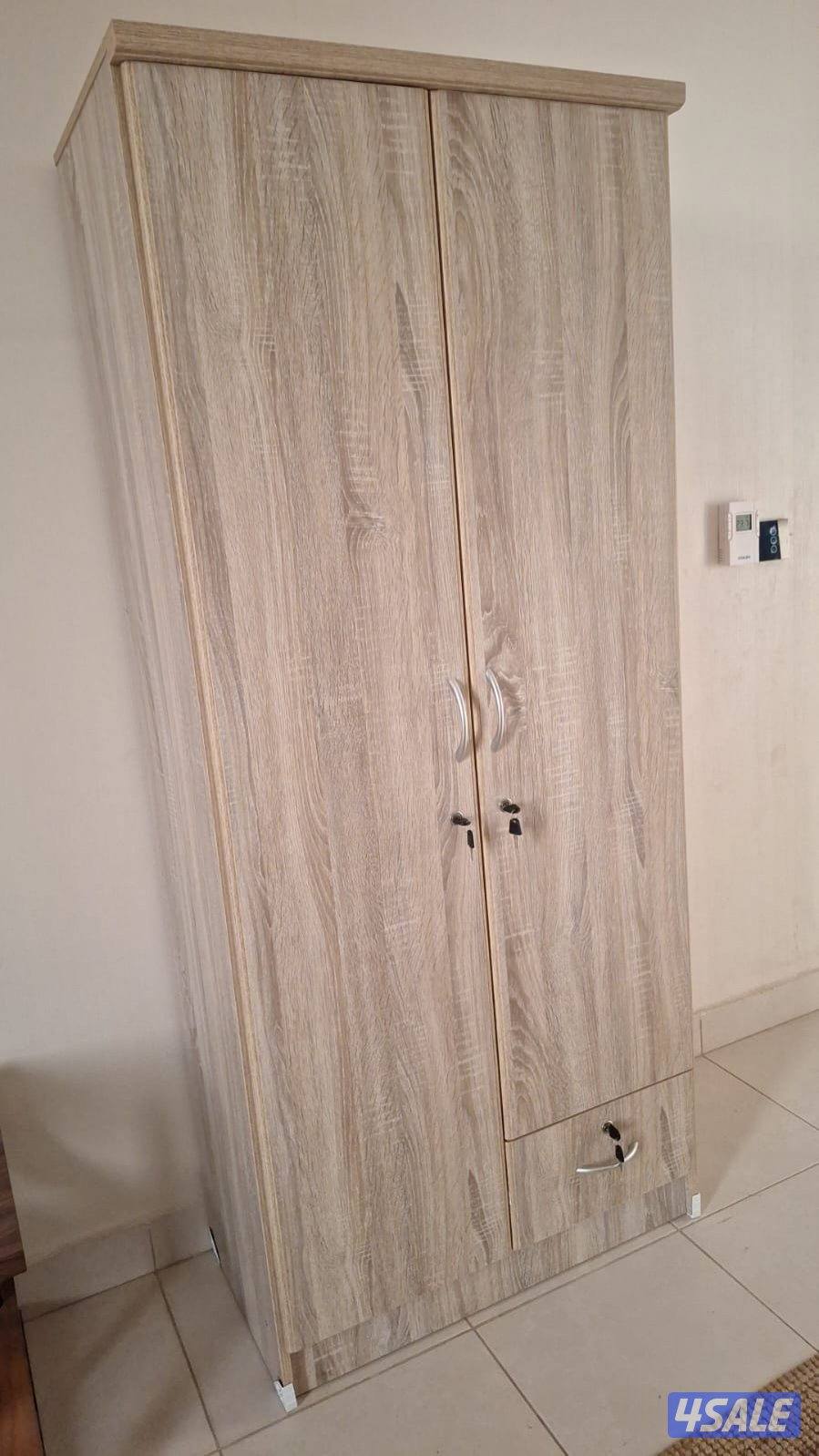 كبتات للبيع ٢ باب ارفف وعلاقة جديد بسعر ٤٥10