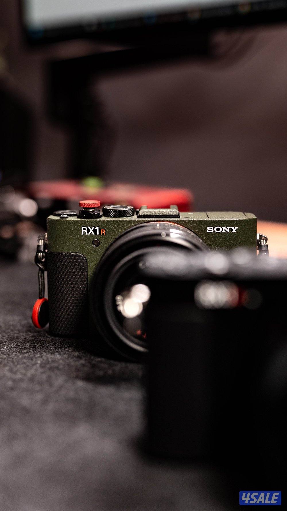 للبيع كامرة نادرة RX1rii1