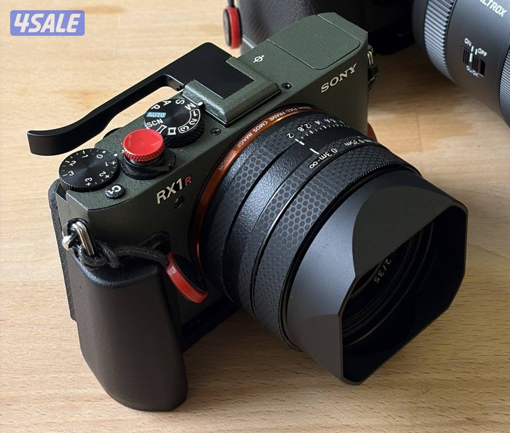 للبيع كامرة نادرة RX1rii2